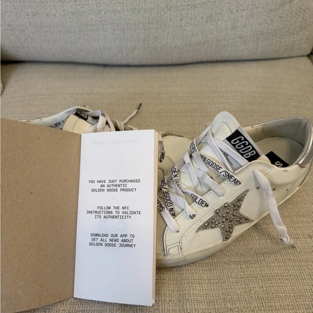 White Golden Goose with Silver Stars - Picture 5 of 6